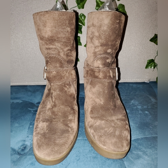 UGG Australia Gizzella Wedge Booties - Picture 5 of 16